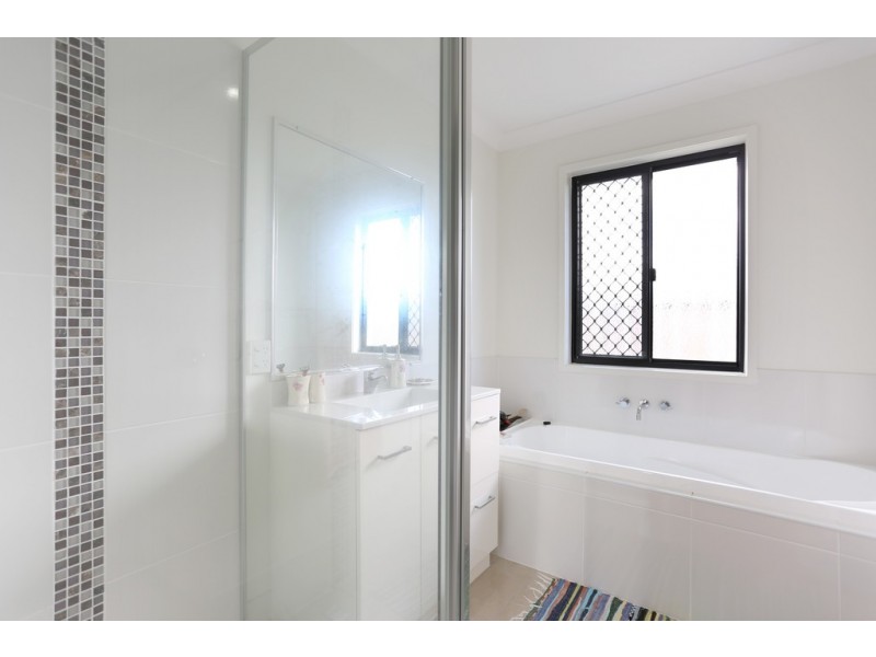 176 Whitehaven Drive, Blacks Beach QLD 4740