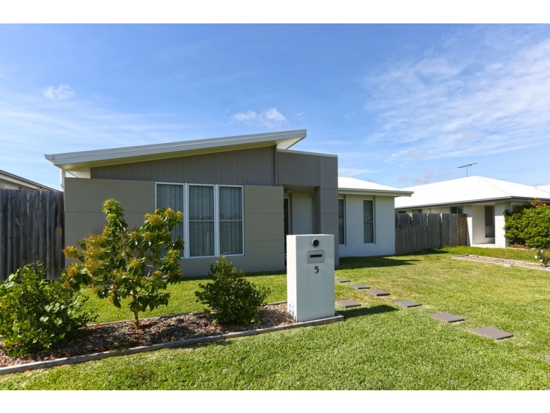 5 Elgans Parade, Eimeo QLD 4740