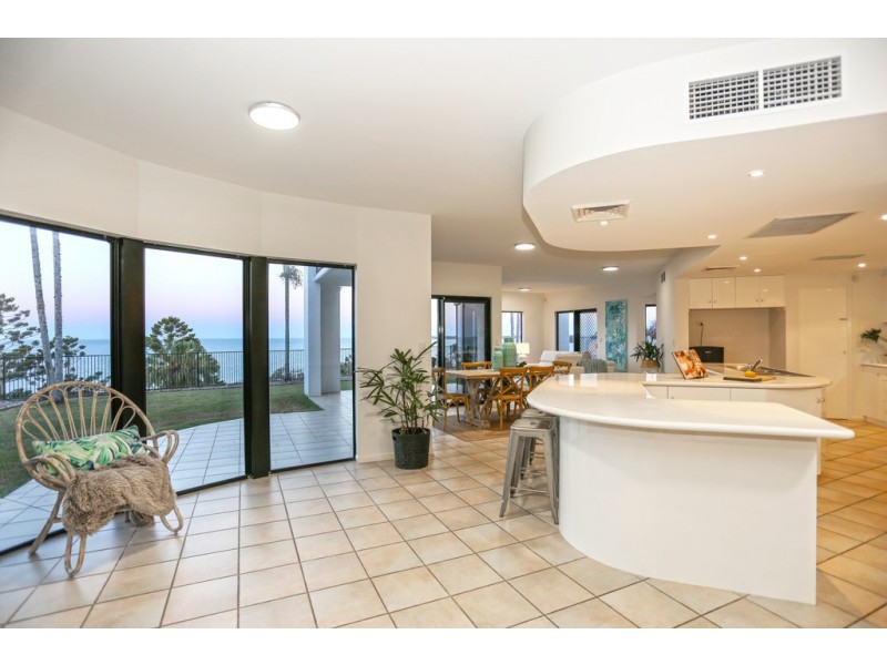 17 Sunrise Place, Blacks Beach QLD 4740