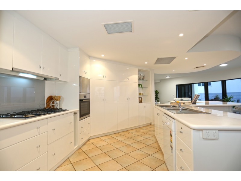 17 Sunrise Place, Blacks Beach QLD 4740