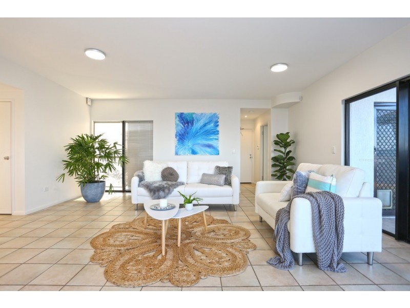 17 Sunrise Place, Blacks Beach QLD 4740