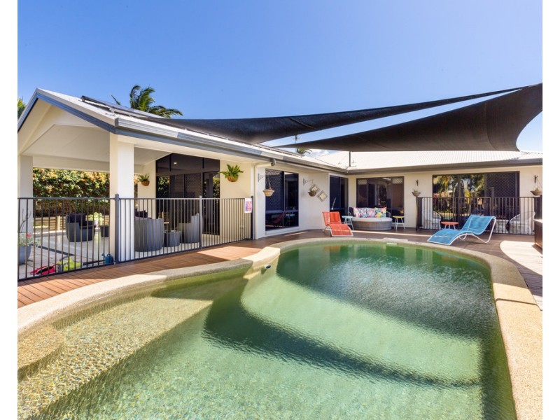 19 Botha Street, Blacks Beach QLD 4740