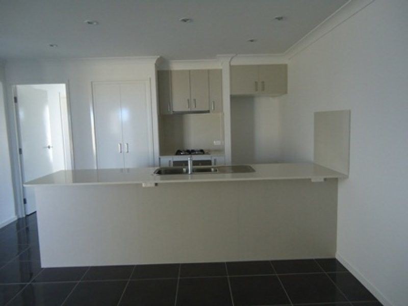 2 22 Makybe Diva Drive, Ooralea QLD 4740