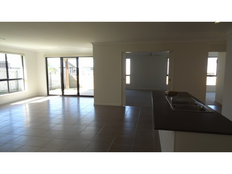 20 Hinze Circuit, Rural View QLD 4740
