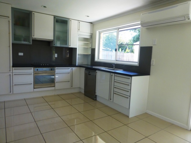 15 Leister Court, Bucasia QLD 4750