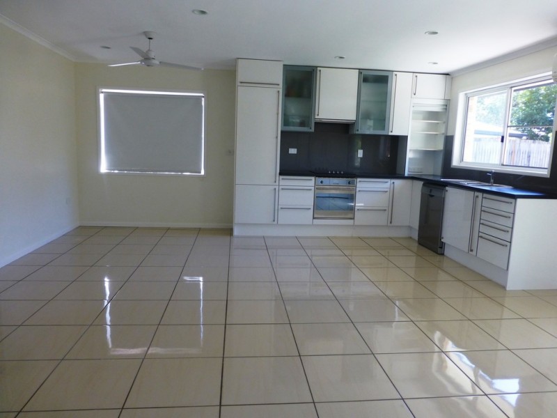 15 Leister Court, Bucasia QLD 4750