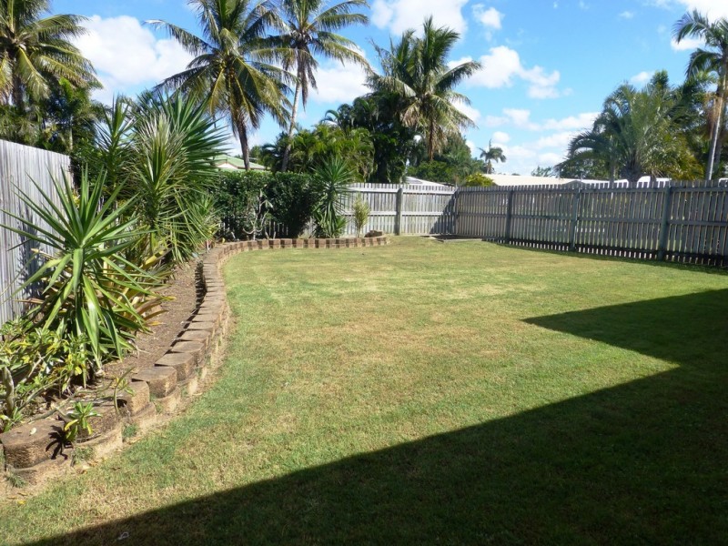 15 Leister Court, Bucasia QLD 4750