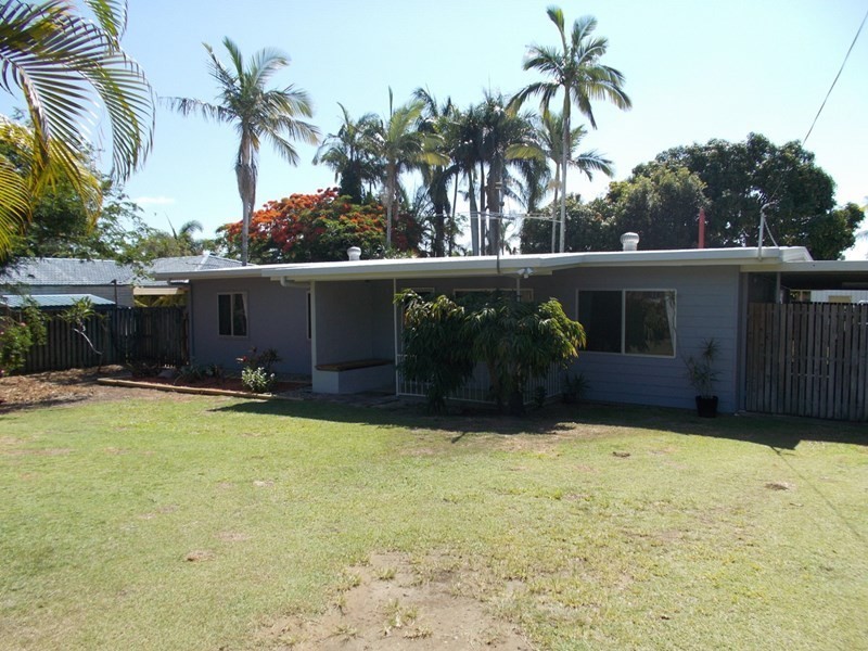 9 Searle Street, Bucasia QLD 4750