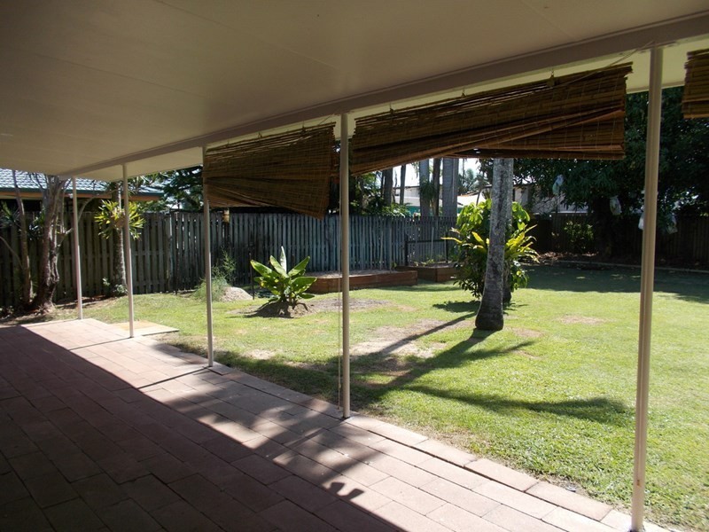 9 Searle Street, Bucasia QLD 4750
