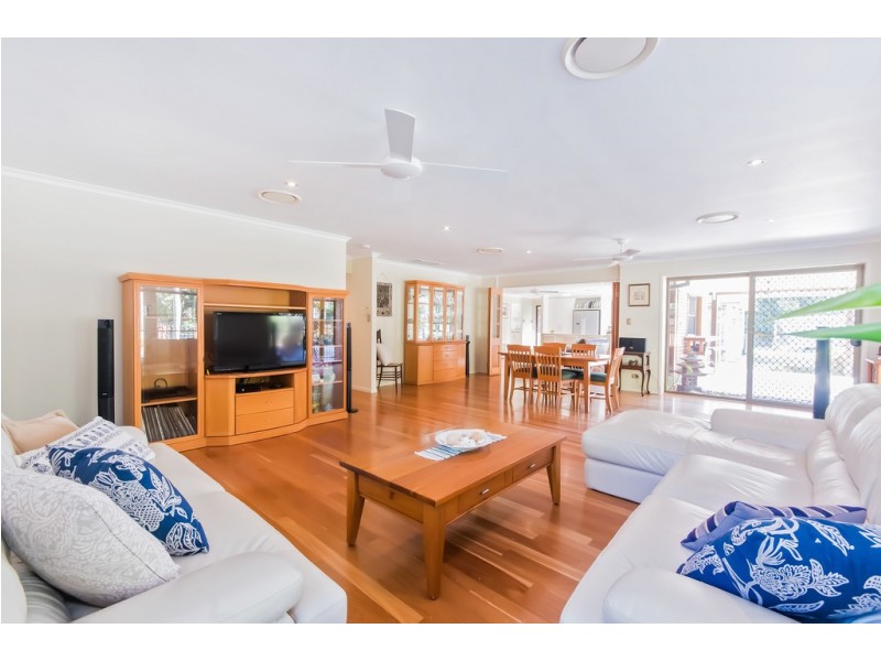 13 Sunset Beach Court, Shoal Point QLD 4750