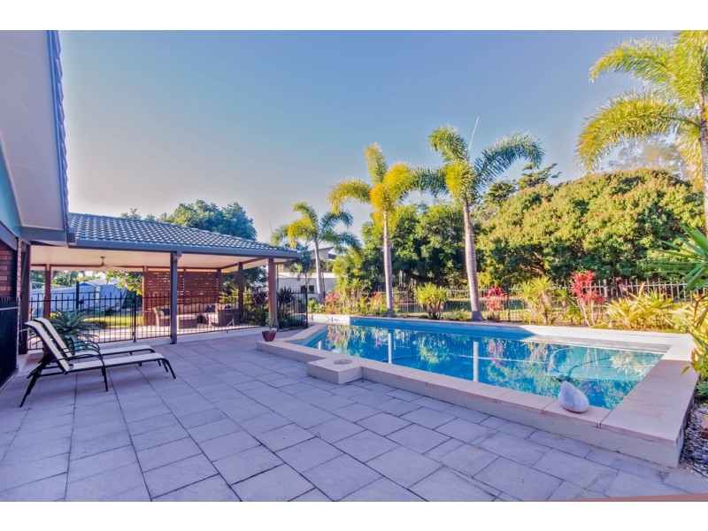 13 Sunset Beach Court, Shoal Point QLD 4750