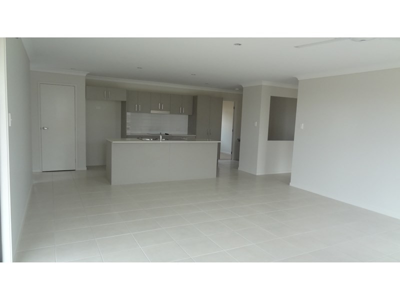 7 Eales Road, Rural View QLD 4740