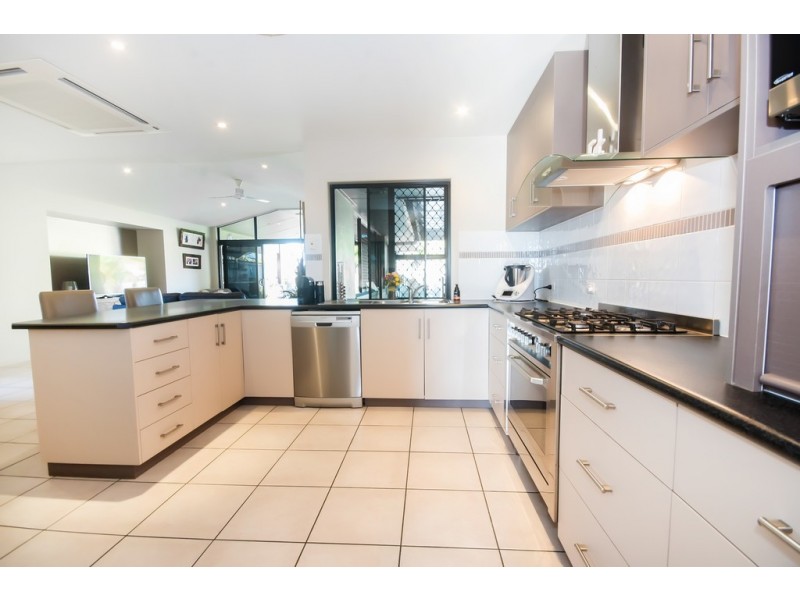 5 Tribute Court, Glenella QLD 4740