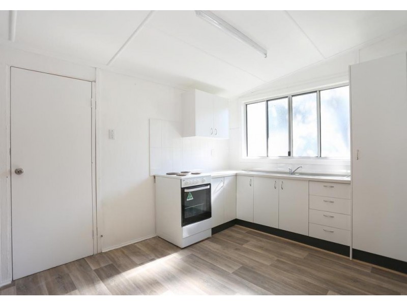 2 Graham Crescent, Eimeo QLD 4740
