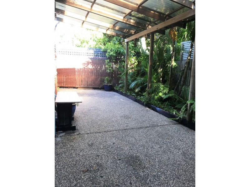 2 Graham Crescent, Eimeo QLD 4740