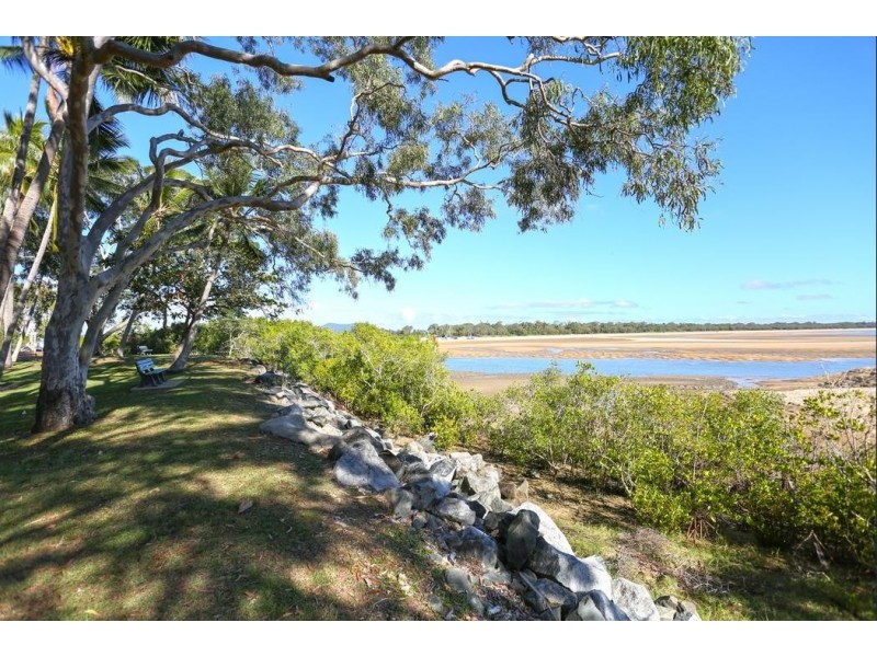 2 Graham Crescent, Eimeo QLD 4740