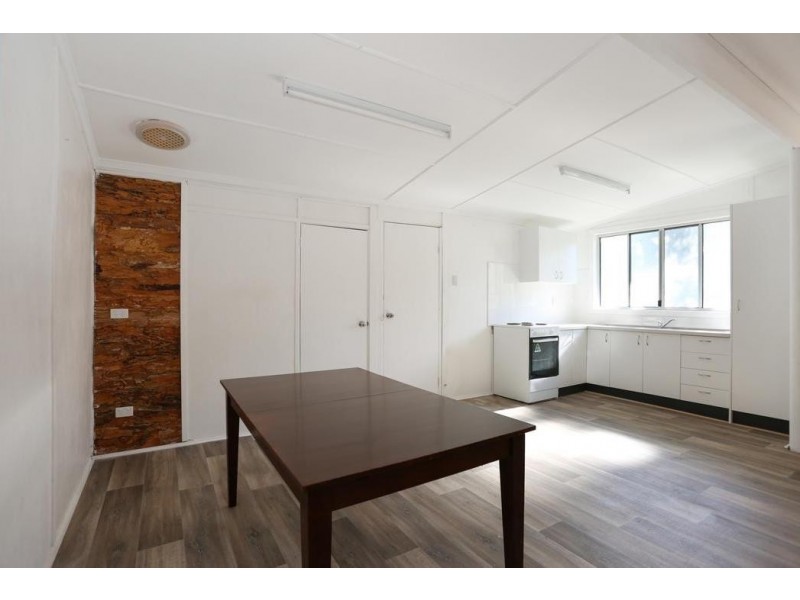 2 Graham Crescent, Eimeo QLD 4740