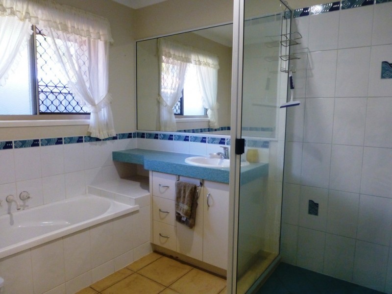 27 Marine Parade, Bucasia QLD 4750