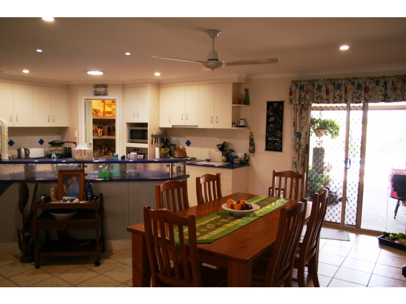 27 Marine Parade, Bucasia QLD 4750