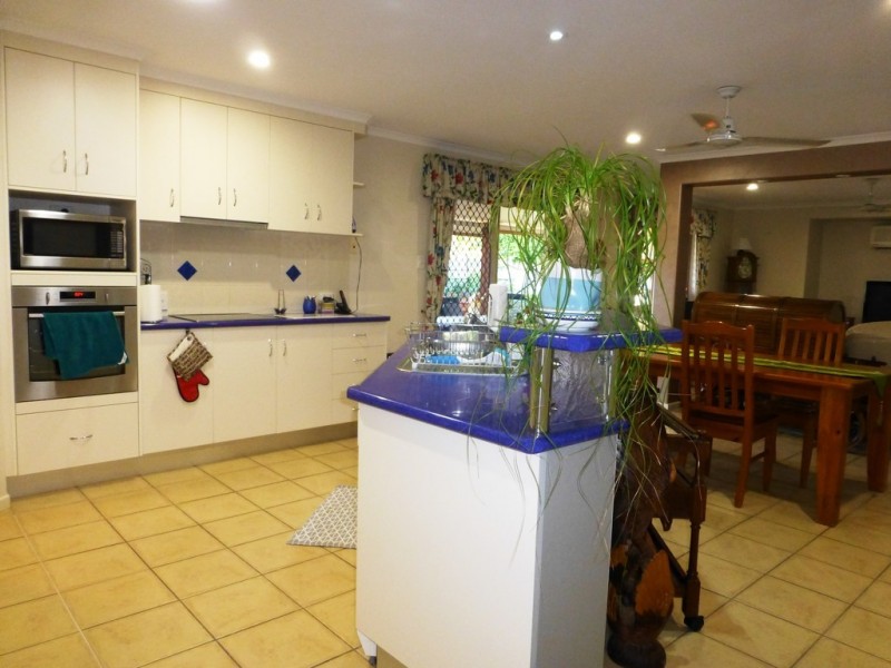 27 Marine Parade, Bucasia QLD 4750