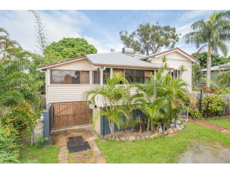 9 Lloyd Street, West Mackay QLD 4740