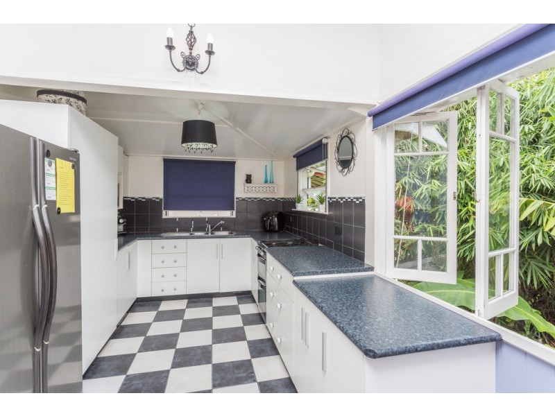 9 Lloyd Street, West Mackay QLD 4740