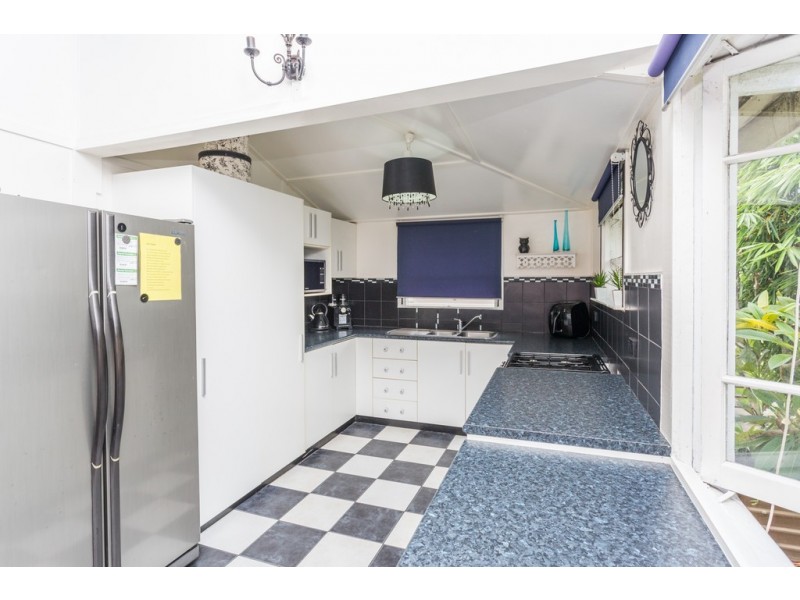 9 Lloyd Street, West Mackay QLD 4740