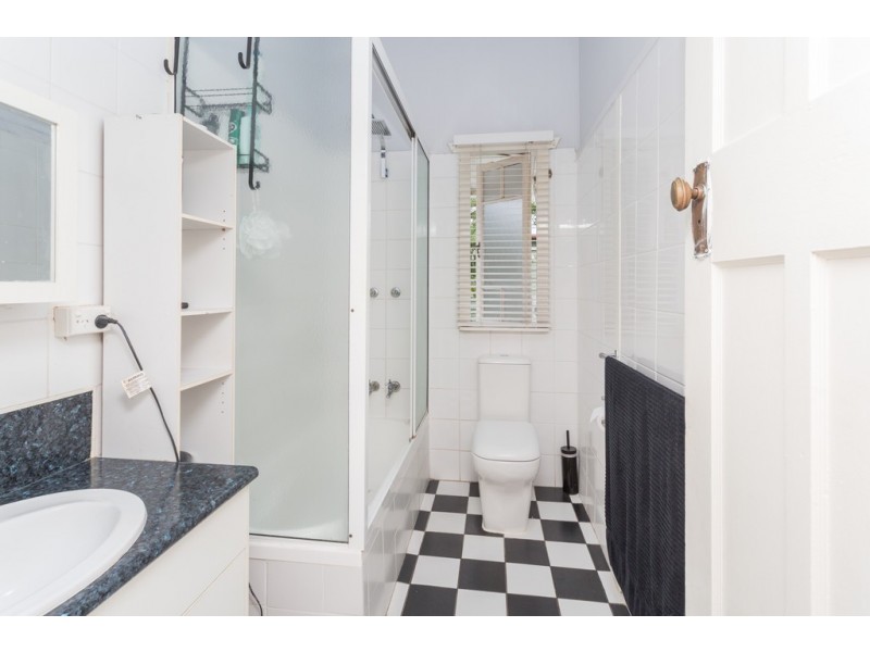 9 Lloyd Street, West Mackay QLD 4740