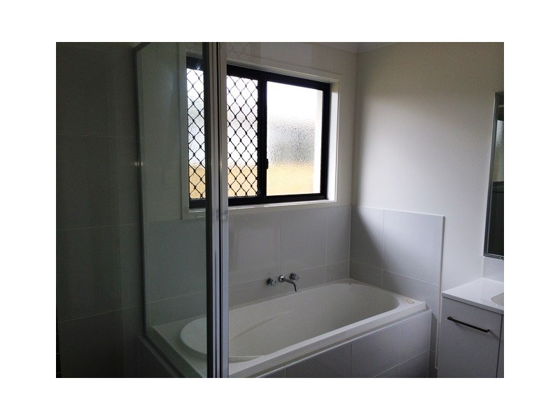 11 Esperance Avenue, Blacks Beach QLD 4740