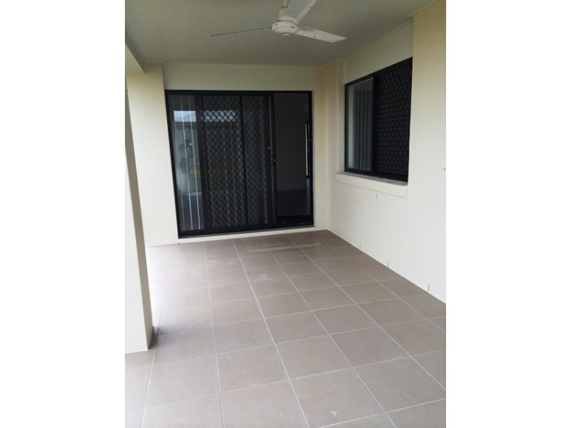 11 Esperance Avenue, Blacks Beach QLD 4740