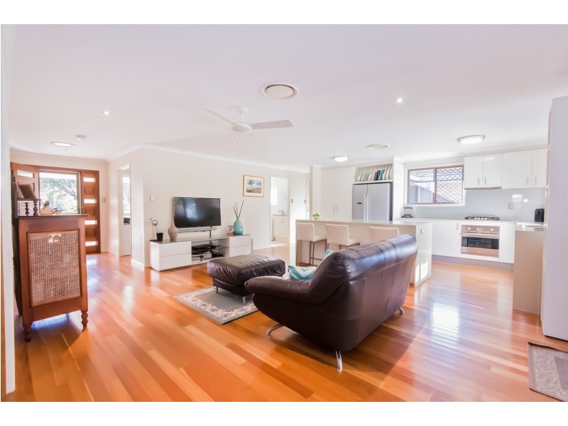 13 Sunset Beach Court, Shoal Point QLD 4750