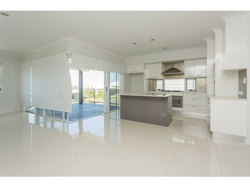 27 Douglas Crescent, Rural View QLD 4740