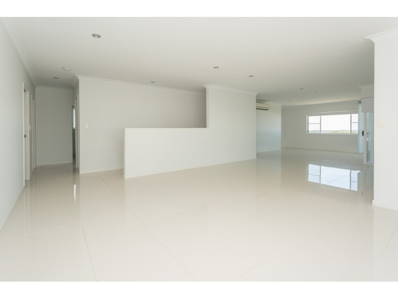 27 Douglas Crescent, Rural View QLD 4740