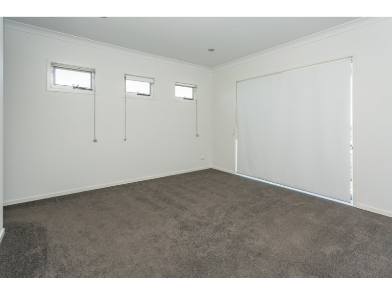 27 Douglas Crescent, Rural View QLD 4740