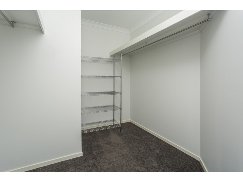 27 Douglas Crescent, Rural View QLD 4740