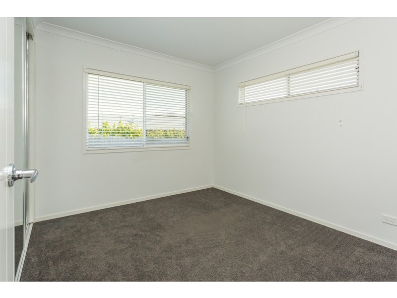 27 Douglas Crescent, Rural View QLD 4740