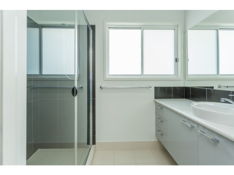 27 Douglas Crescent, Rural View QLD 4740