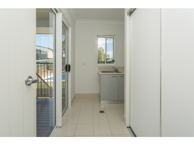 27 Douglas Crescent, Rural View QLD 4740