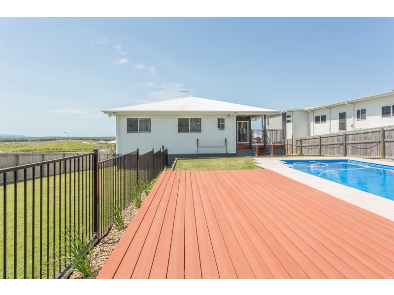 27 Douglas Crescent, Rural View QLD 4740