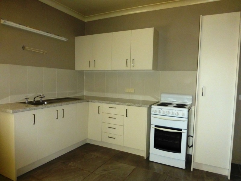 2/4 Mooney Court, Glenella QLD 4740