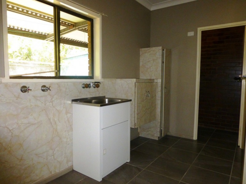 2/4 Mooney Court, Glenella QLD 4740