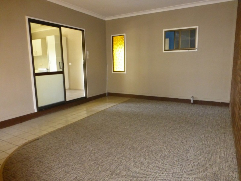 2/4 Mooney Court, Glenella QLD 4740