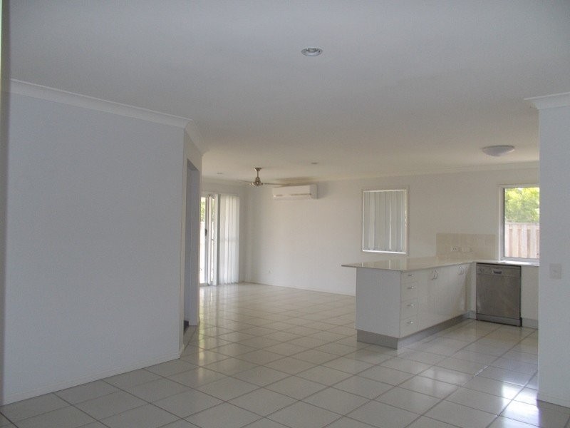 7 Holloways Court, Blacks Beach QLD 4740