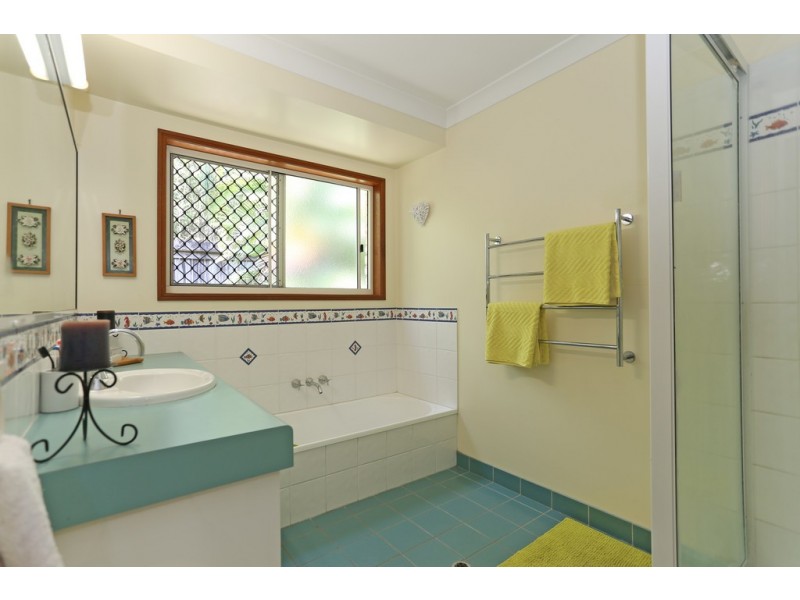 15 Roy Court, Glenella QLD 4740