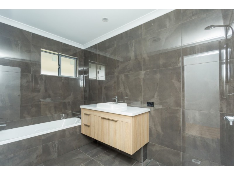 11 Beckett Court, Ooralea QLD 4740