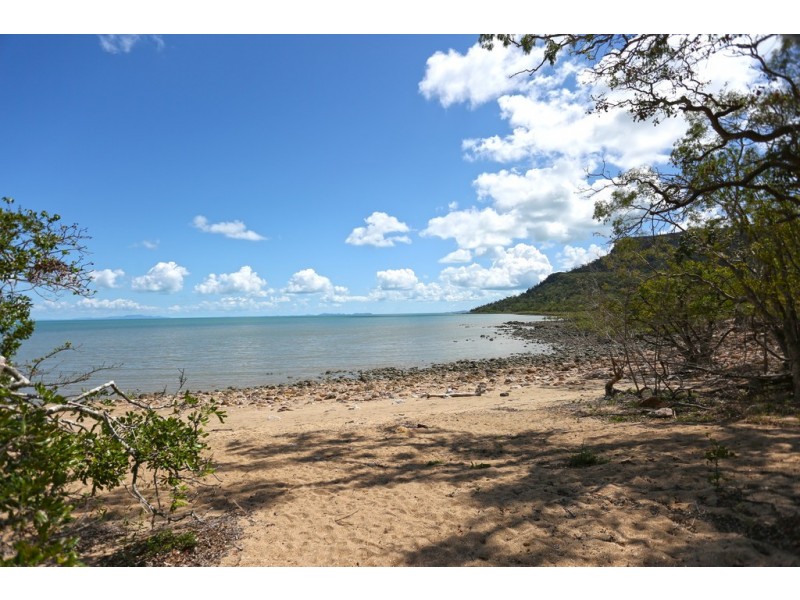 79 Smalleys Beach Road, Cape Hillsborough QLD 4740