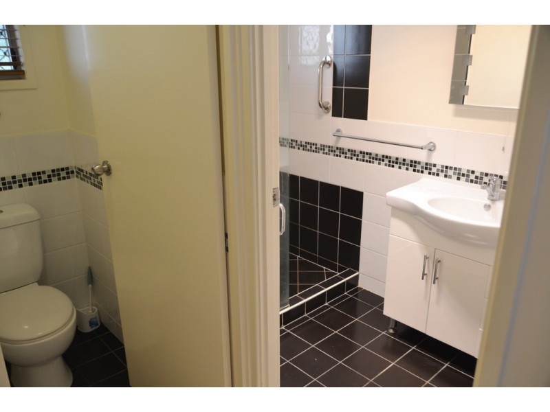 2/11 Tolcher Street, Mount Pleasant QLD 4740