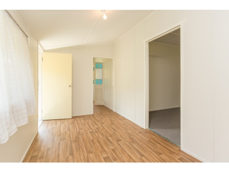 18 Atherton Street, Sarina QLD 4737