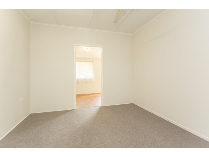 18 Atherton Street, Sarina QLD 4737