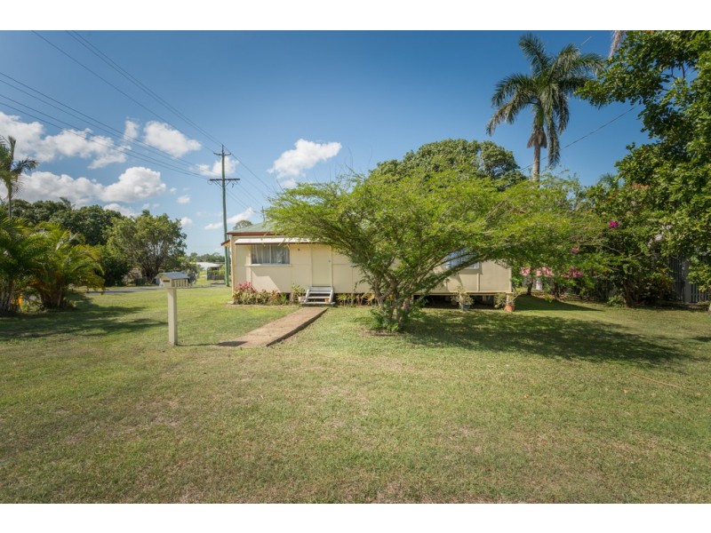 18 Atherton Street, Sarina QLD 4737